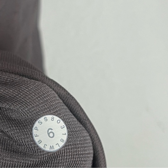 Lululemon Zoned In Long Sleeve Lunar Rock size 6 - Picture 6 of 10